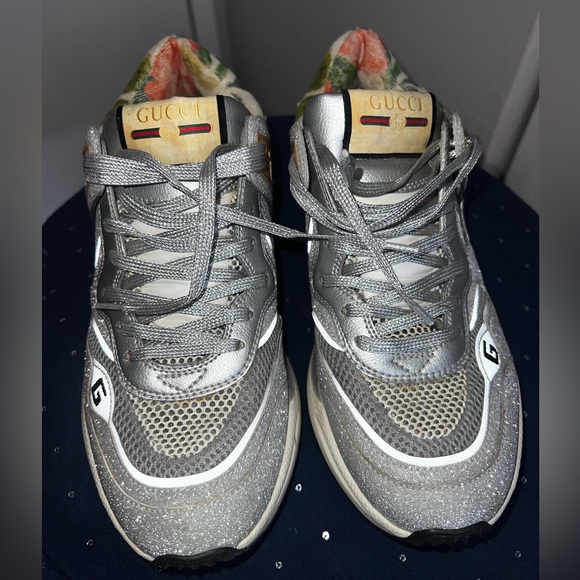 Gucci Wmns Ultrapace 'Silver Red' - Picture 4 of 4